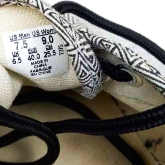 Vans Unisex (Wm 7.5/Men 9) Slim Geometric Sneakers Black/White*Priced to Sell** - Picture 8 of 9